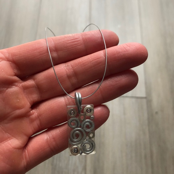 Unique silver swirl necklace - Picture 3 of 3